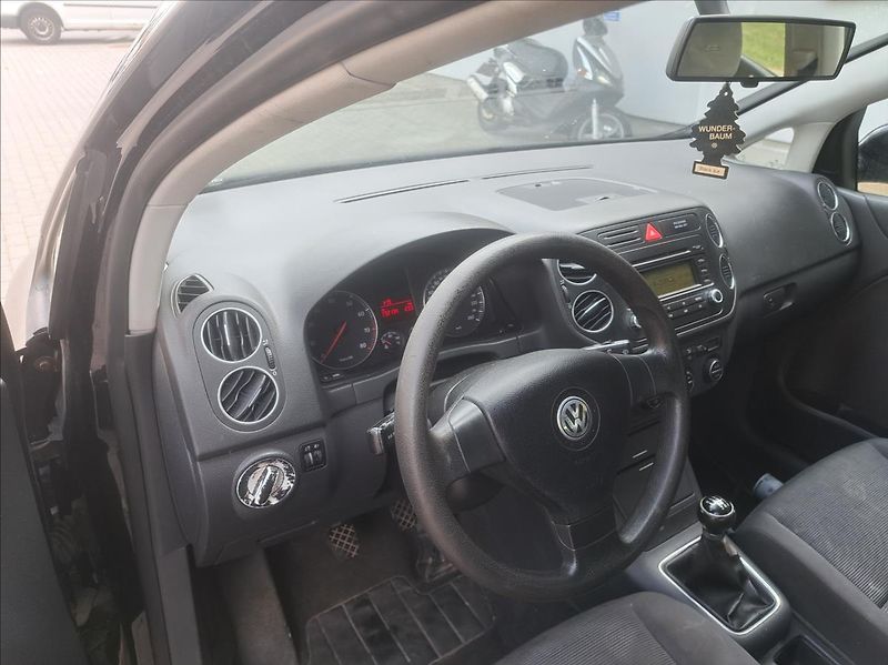 Volkswagen Golf Plus 1,6 FSI - fotka 16 z 36