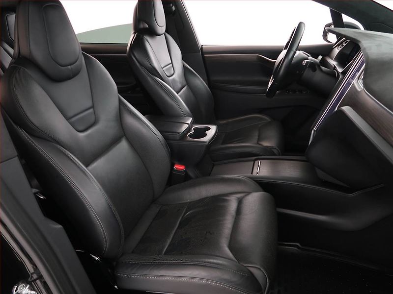 Tesla Model X (2016) 90D, SoH 84% - fotka 9 z 29