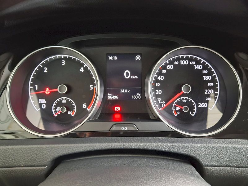 Volkswagen Golf (2015) Variant HighLine 1,6TDi 77kW - fotka 16 z 32