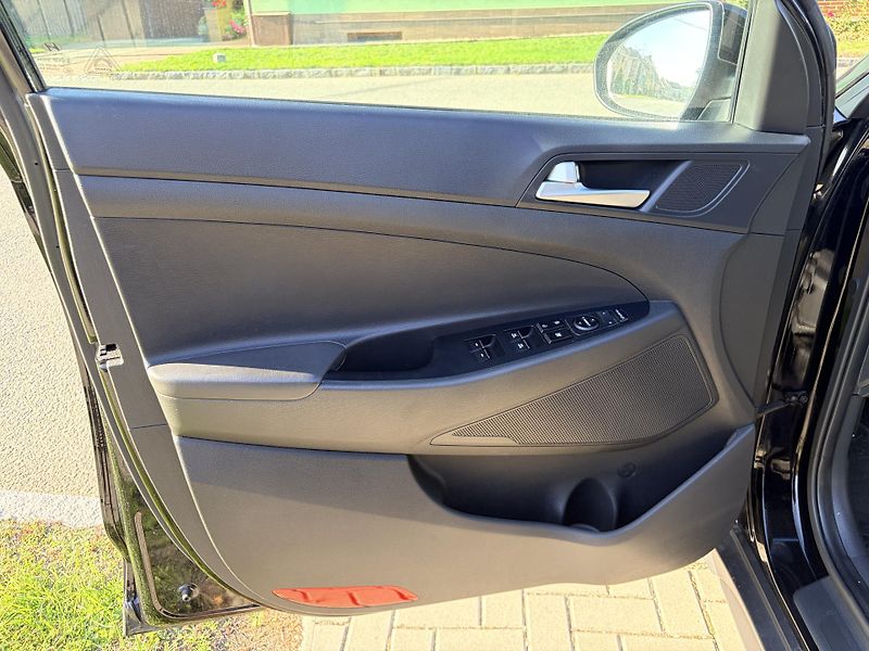 Hyundai Tucson 1.6T-GDi 130kW 4x4 IceBreaker - fotka 9 z 43