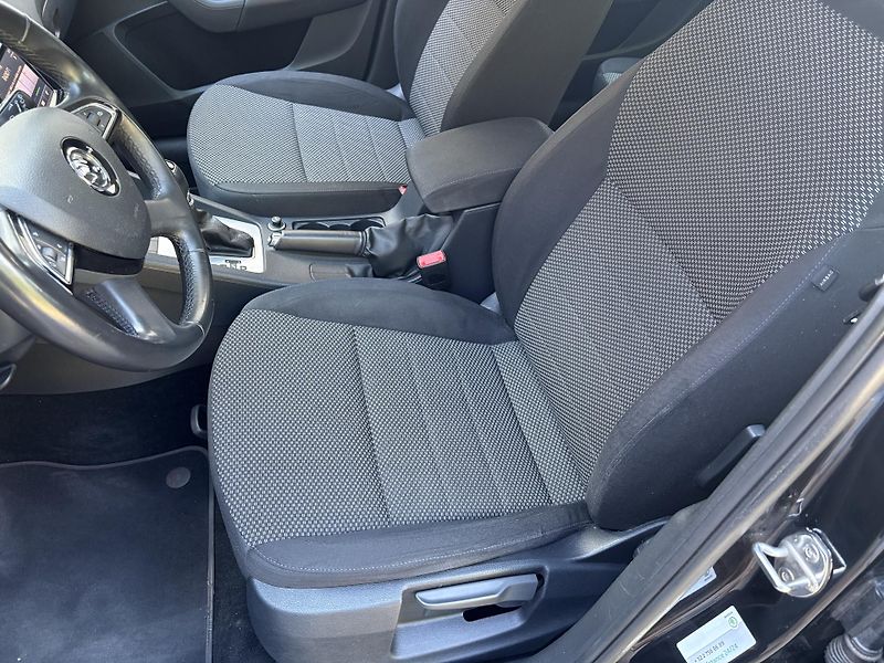 Škoda Octavia (2013) 1.4 TSI Ambition - fotka 16 z 28