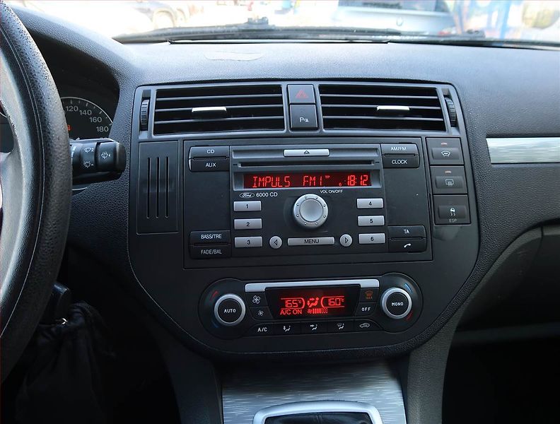 Ford C-MAX (2007) 1.8, po STK, plně pojízdný - fotka 12 z 17
