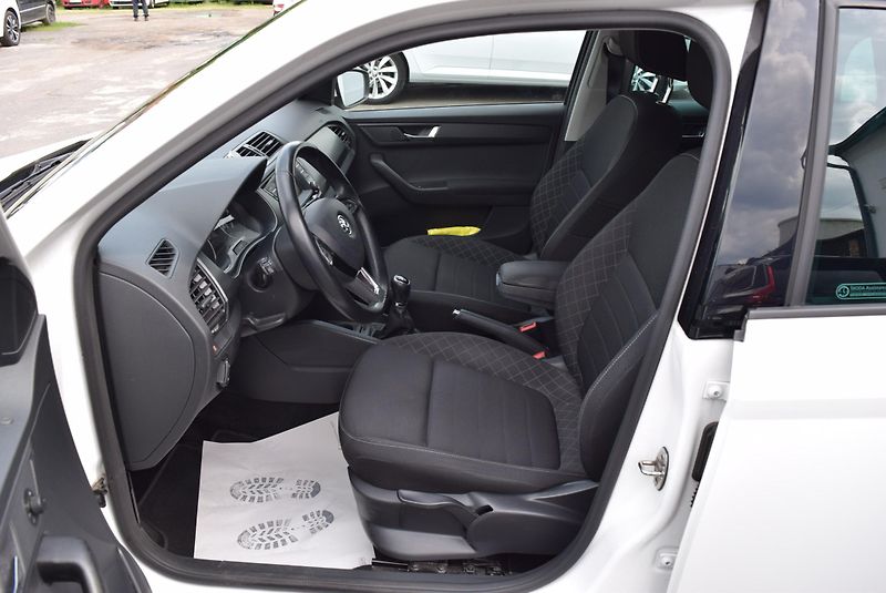 Škoda Fabia (2015) 1.2TSI 66kw STYLE AC TEMPOMAT - fotka 19 z 45