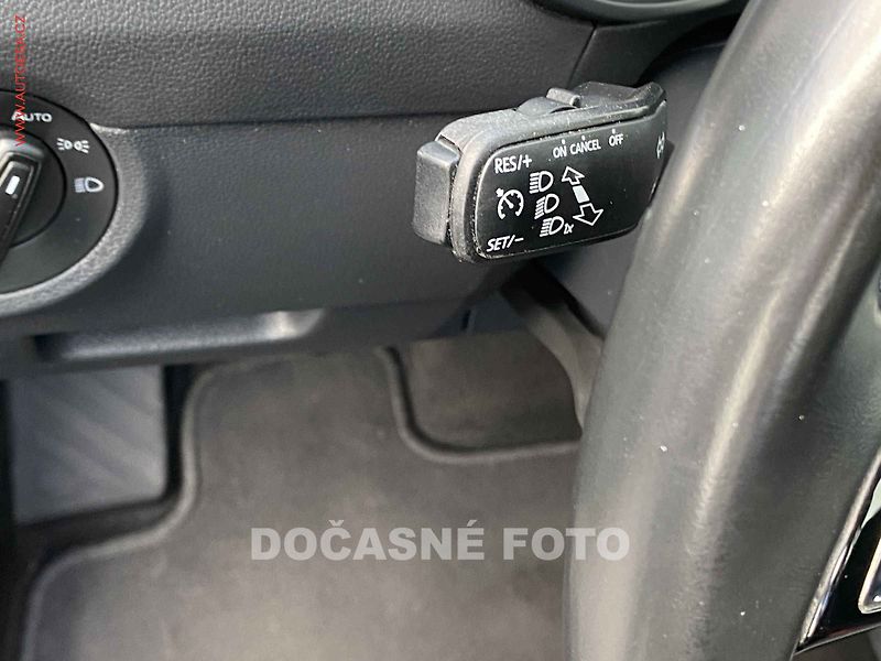 Škoda Octavia (2017) 1.6 TDi, 2.maj,ČR, Style, LED - fotka 13 z 16