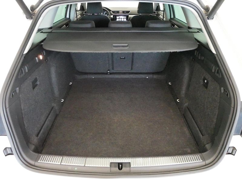 Škoda Superb - fotka 28 z 30