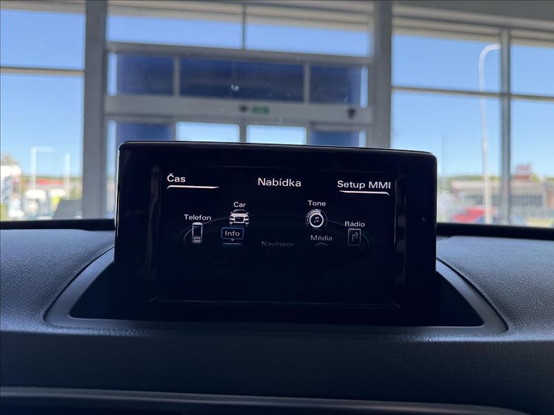 Audi Q3 1,4   TSI 110kW,SERVISKA,TAŽNE - fotka 14 z 24