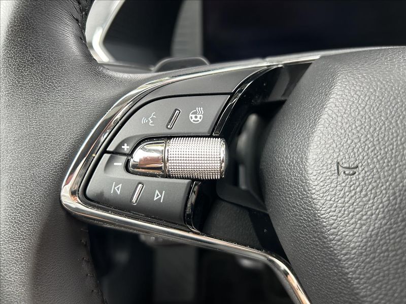 Škoda Superb 2,0 TDi DPH  360° Travel Asist - fotka 27 z 50