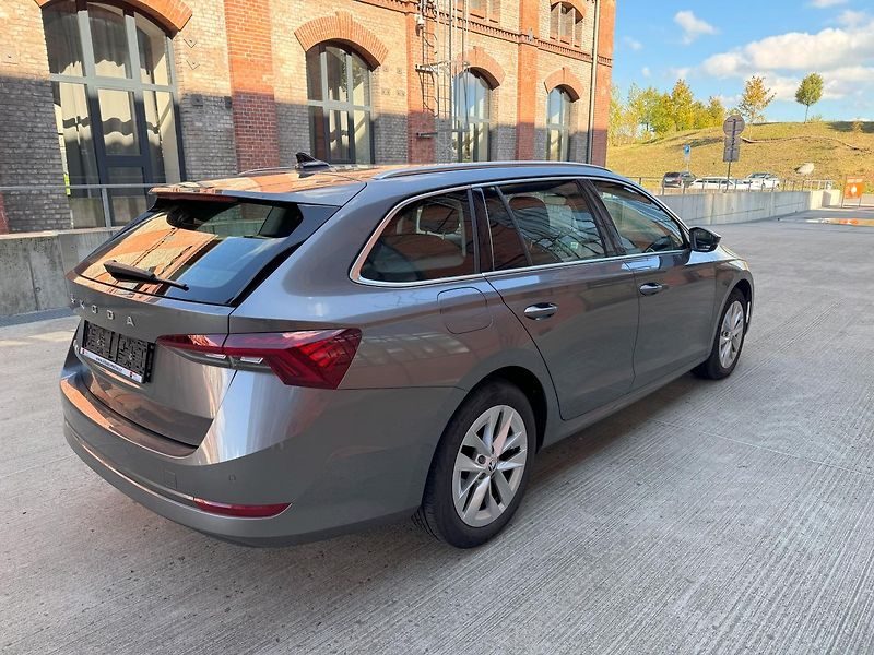 Škoda Octavia (2023) Combi Style 2,0 TDI 110 KW AUT - fotka 6 z 21