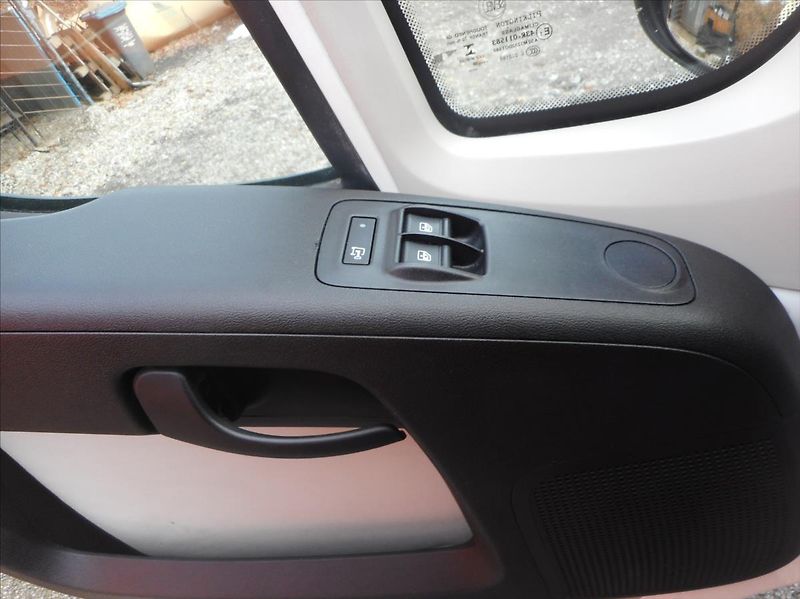 Peugeot Boxer 2,0 HDi L2H1 - fotka 10 z 24