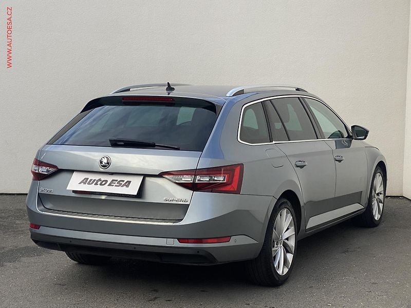 Škoda Superb (2016) 1.6 TDi, Style, DSG, kůže - fotka 4 z 18