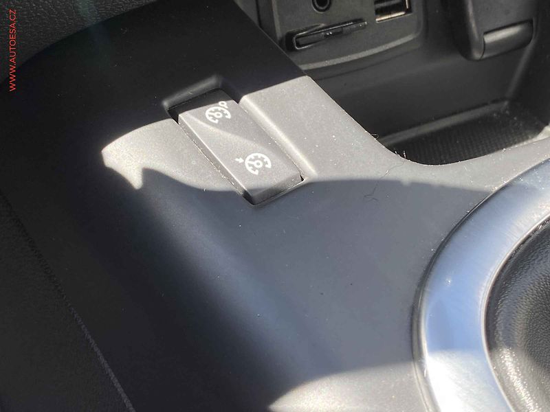 Renault Scénic (2016) 1.5dCi, BOSE, AT, kamera - fotka 13 z 17