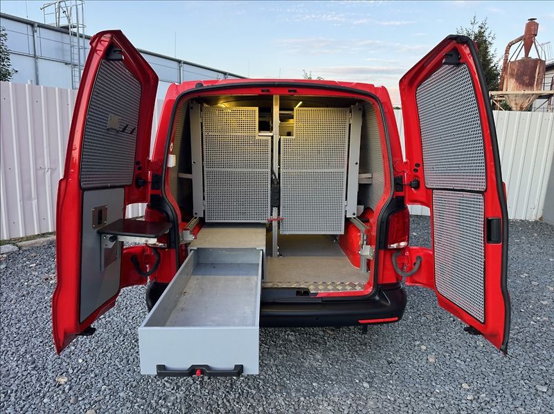 Volkswagen Transporter 2,0 TDI DSG LONG DPH 1.maj ČR - fotka 13 z 50