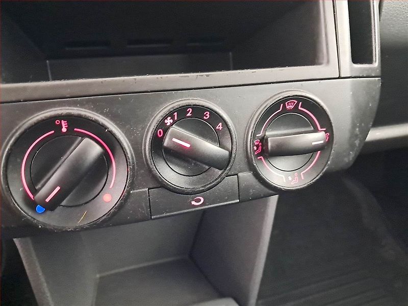 Volkswagen Polo (2003) 1.2, Serv.kniha, nová STK - fotka 16 z 17
