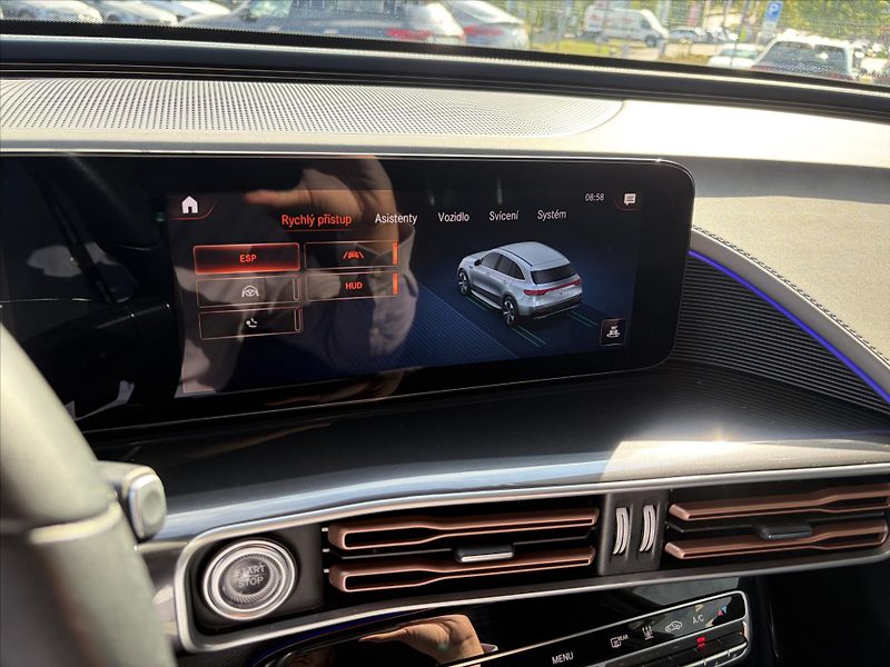 Mercedes-Benz EQC 400 4Matic - fotka 14 z 34