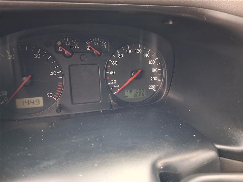 Volkswagen Caravelle 2,5 8míst, TZ, webasto,kamera - fotka 15 z 19