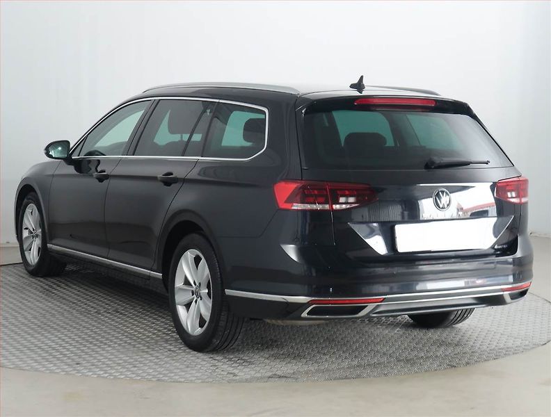 Volkswagen Passat (2021) Elegance 2.0 TDI - fotka 4 z 22