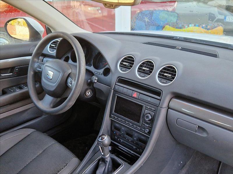 Seat Exeo 2,0 TDI Hezký stav - fotka 16 z 24