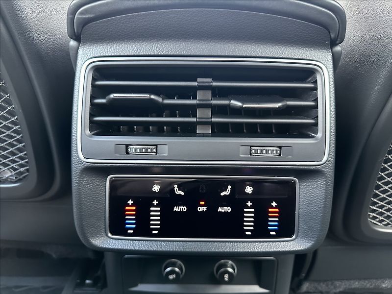 Audi SQ8 4,0 TDi QUATTRO KAMERA 1MAJ ČR - fotka 39 z 48