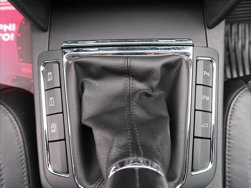 Škoda Superb 2,0 TDi,103kW,NovéČR,Elegance - fotka 17 z 28