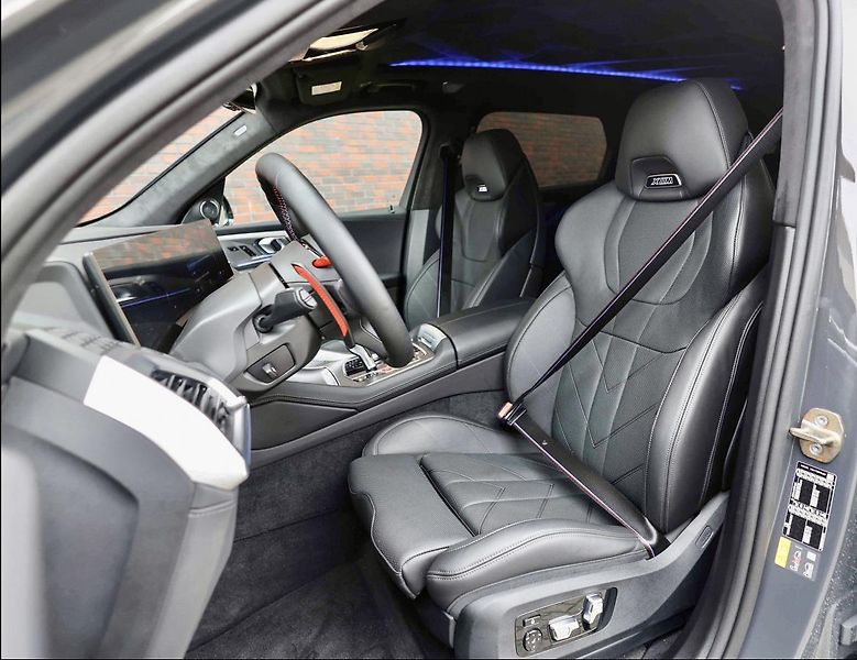 BMW XM (2023) 4.4 V8*Bowers&Wilkins - fotka 20 z 46