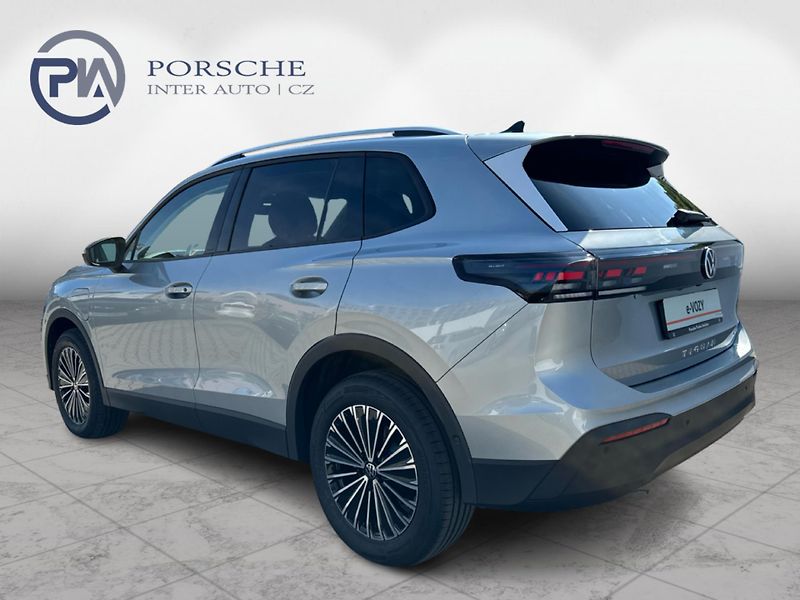 Volkswagen Tiguan People 1,5 TSI - fotka 4 z 23