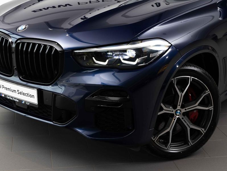 BMW X5 M50i - fotka 7 z 22