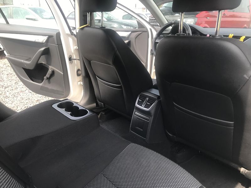 Škoda Octavia 1.6 TDI 77 KW ,PO ROZVODECH - fotka 8 z 12