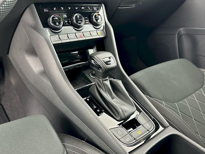 Škoda Karoq (2026) DSG 2.0TDI 110kW 4x4 SportLine - fotka 22 z 35