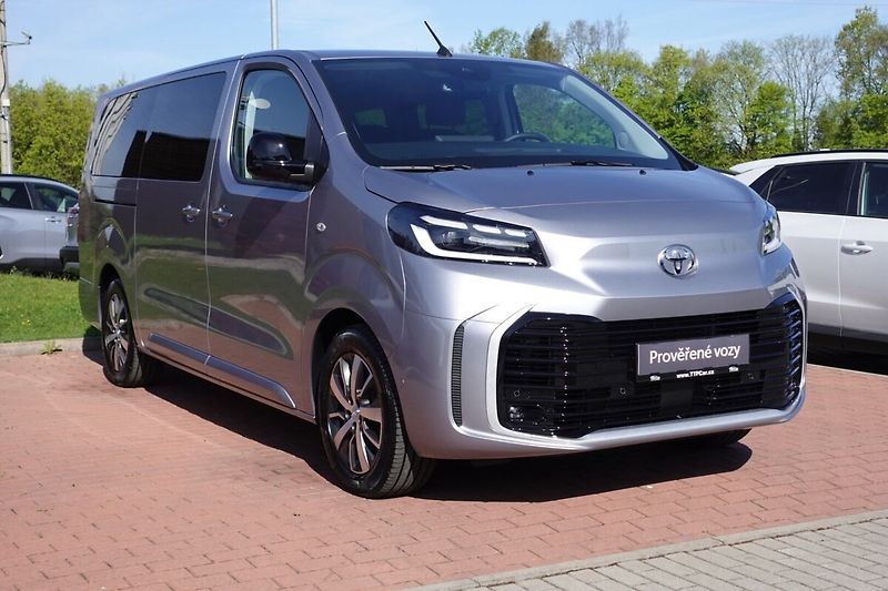 Toyota ProAce Verso 2.0 Diesel 177 - 8 AT Family 8 - fotka 3 z 36
