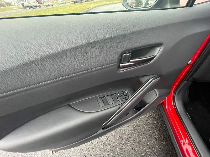 Toyota Corolla Cross 2.0 Hybrid 4x4 GR SPORT - fotka 13 z 27