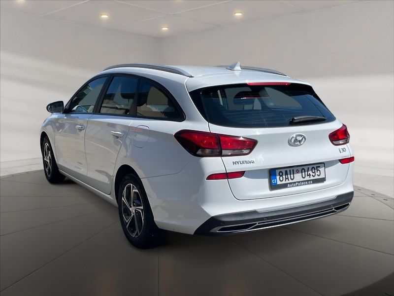 Hyundai i30 1,0 TGDI 120 Comfort - fotka 4 z 11