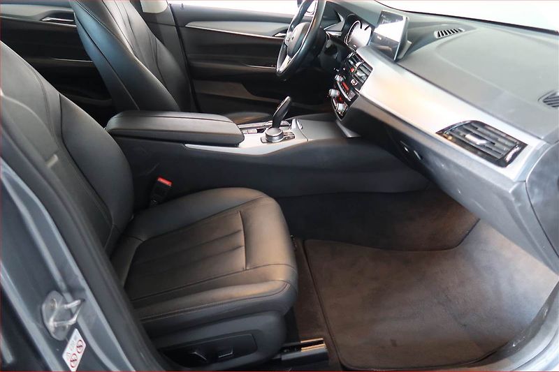 BMW Řada 6 (2018) Sport Line 630i GT - fotka 9 z 21