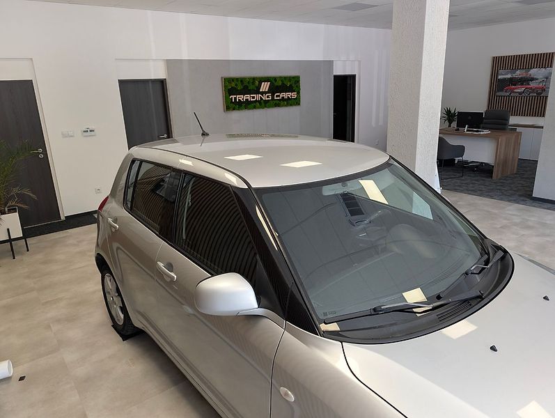 Suzuki Swift 1.3i 4x4 - fotka 8 z 24