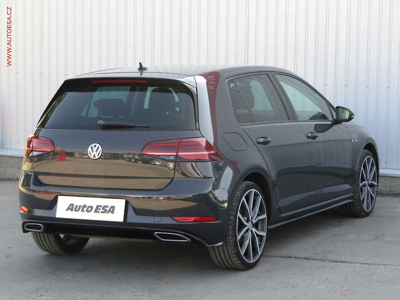 Volkswagen Golf (2017) 1.5 TSi, DSG - fotka 4 z 21