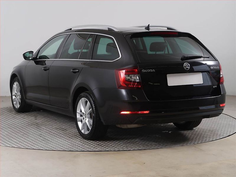 Škoda Octavia (2017) 2.0 TDI, 4X4, Automat, Kůže - fotka 4 z 20
