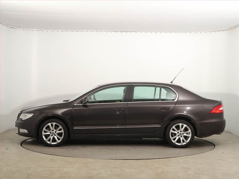 Škoda Superb (2009) 2.0 TDI, Xenony, Tempomat - fotka 3 z 13