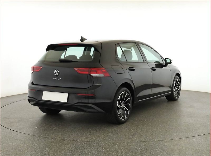 Volkswagen Golf (2021) 1.5 eTSI, Serv.kniha, Tempomat - fotka 5 z 17