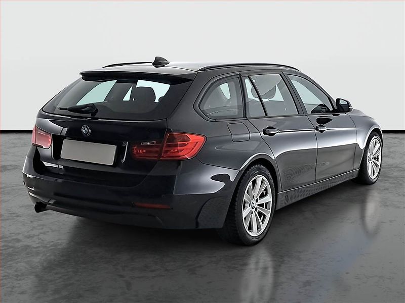 BMW Řada 3 (2013) 318 d, Xenony, Tempomat - fotka 5 z 20