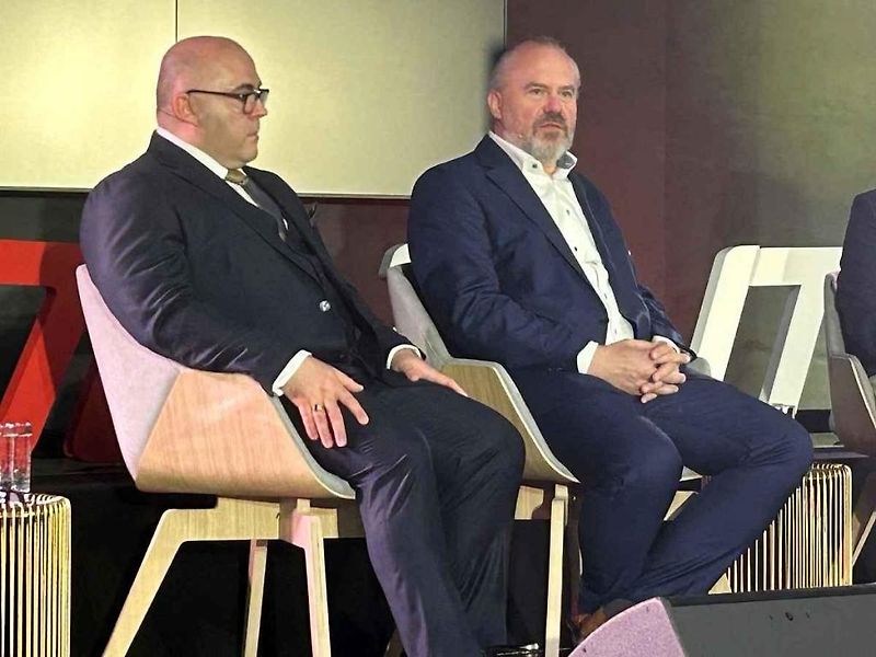 Nedaleko Poděbrad začíná fungovat největší autosalon ojetých aut v Evropě