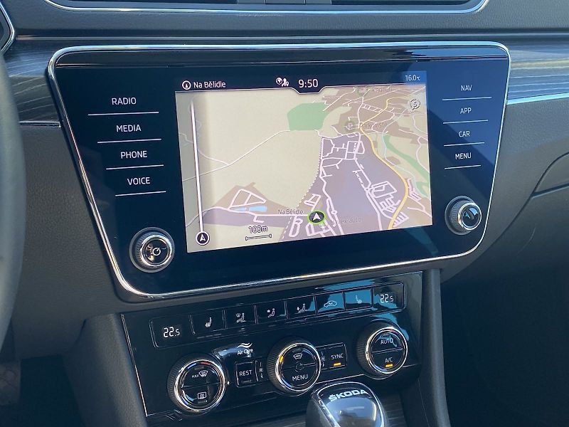 Škoda Superb (2023) Combi 2.0 TDI DSG Style - fotka 11 z 35