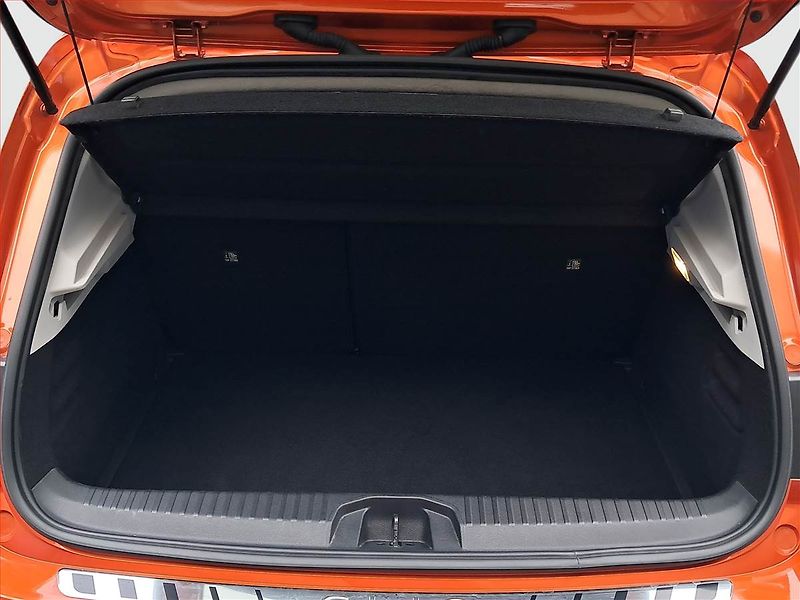Renault Clio (2020) 1.0 TCe, ČR,1.maj, Kůže, Navi - fotka 14 z 19
