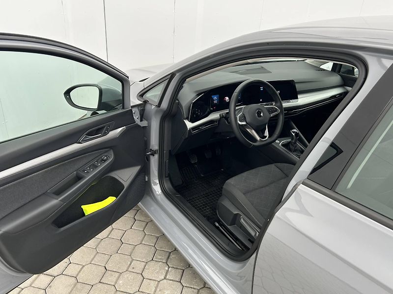 Volkswagen Golf Life 1,0TSi - fotka 5 z 22