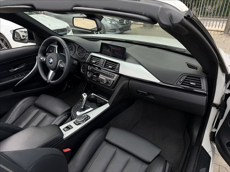 BMW Řada 4 3,0   435d Xdrive Cabrio 1.maj - fotka 9 z 21
