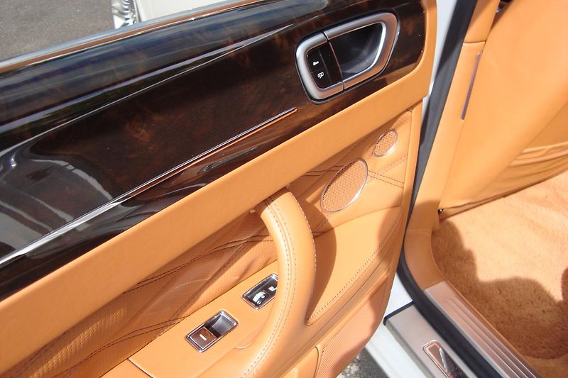 Bentley Continental Flying Spur (2013) SPEED 6.0 W12 - fotka 18 z 49