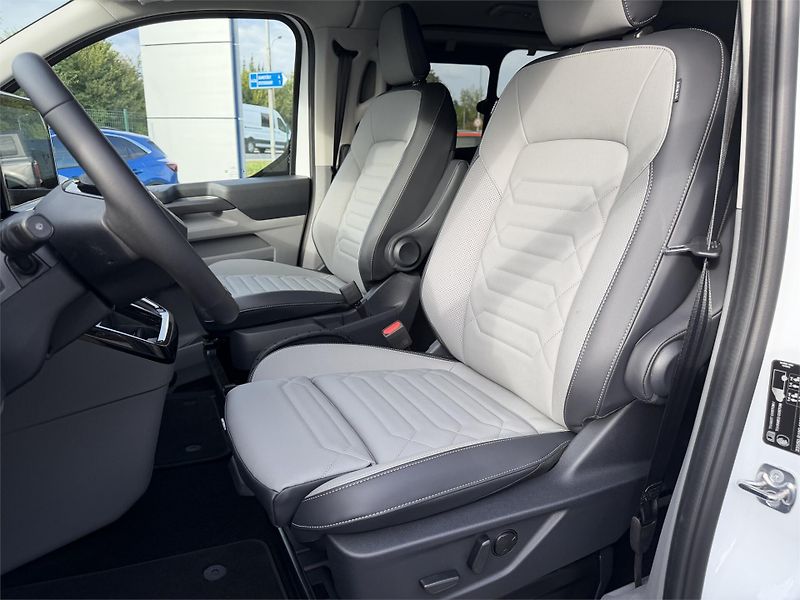Ford Tourneo Custom (2026) Titanium X L1, Tourneo, 2.5 Du - fotka 15 z 21