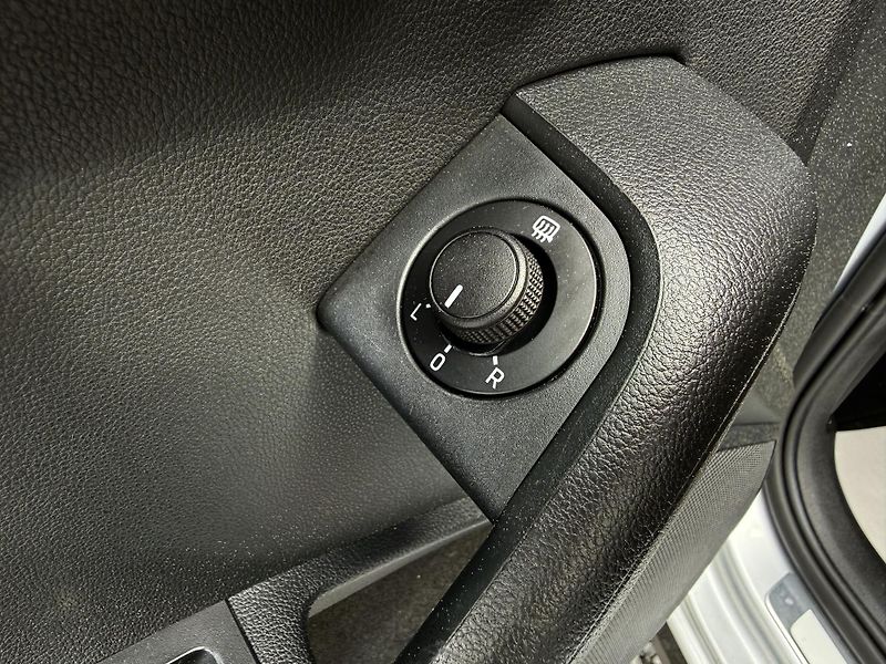 Škoda Octavia Scout 2,0 TDI 4x4 Automat  - fotka 19 z 37