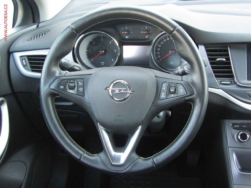 Opel Astra (2018) 1.6CDTi Sports Tourer, ČR - fotka 13 z 20