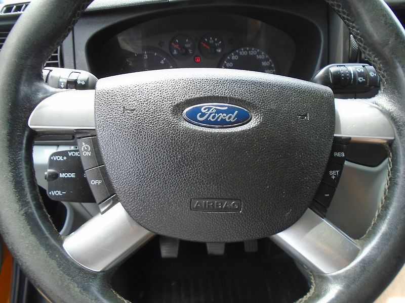Ford Transit (2013) 2.2 TDCi Valník DC 6 míst - fotka 25 z 30