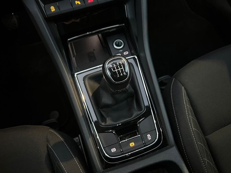 Škoda Karoq (2021) 2.0 TDI-STYLE-P.KAMERA - fotka 34 z 50
