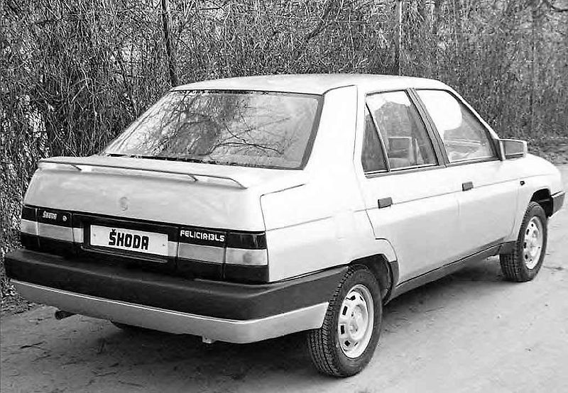 Škoda Felicia mohla být sedan.